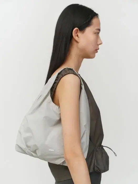 아모멘토 RIPSTOP SHIRRING BAG (GREY)